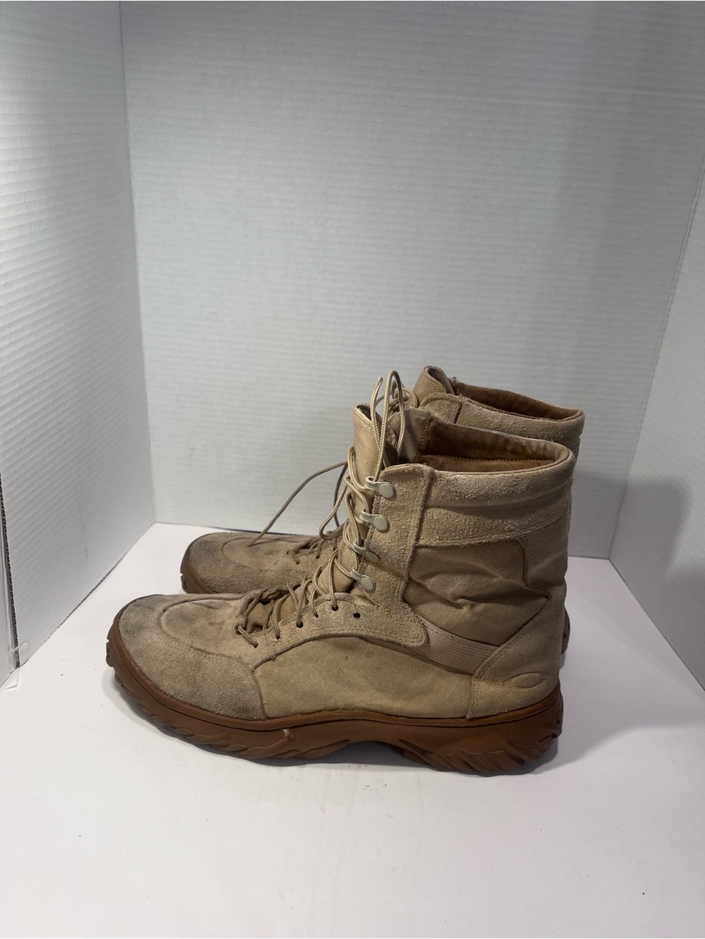 Oakley Men's Lace-Up Tactical Boots in Tan and Brown